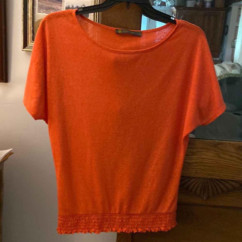 Outback Red Ladies Small Burnt Sienna Short Sleeve Blouse.